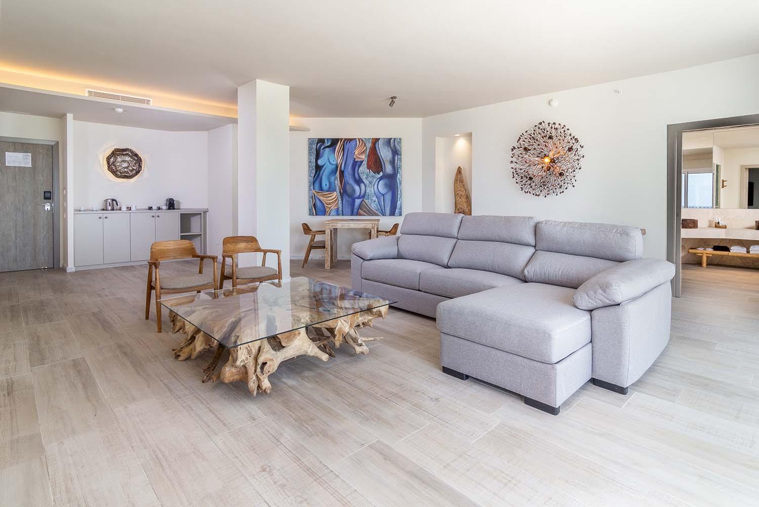 Zahara Beach & Spa By Qhotels - Adults Recommended Zahara de los Atunes Camera foto Interior of a suite at the hotel